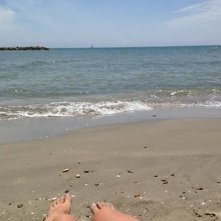 Between The Sea And Montpellier 빌라 *